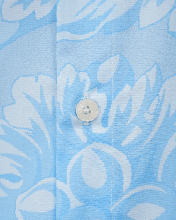 ブランドシャツ着用イメージ